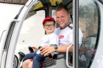 Mit dem Lagerplatzleiter Markus Herzan hatten die Kinder riesigen Spaß beim Baggern.
