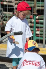 Lena,die Tochter unseres Mitarbeiters bei der Kinderbaustelle 2015