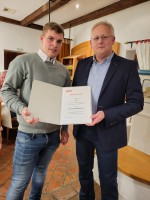 Unser sehr engagierter Lehrling Dominik Klampfer bei der Ehrung für 5 Jahre Betriebszugehörigkeit.