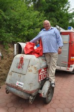 Franz Hager auf seinem geliebten Kompressor