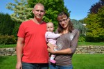 Unser Mitarbeiter in der Kaminsanierung Andreas Jamy mit seiner kleinen Familie