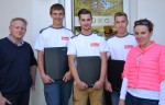 Unsere Lehrlinge Julian Binder, Patrick Tutsch und Nico Hirt mit Juniorchef BM DI (FH) Christian Lechner und Lehrlingsexpertin Petra Pinker
