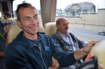 zwei Mitarbeiter Manfred Zellhofer und Pavol Sprlak bei der Busfahrt unseres Betriebsausflug 2016 nach Wien