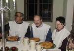 Unser Mitarbeiter Herr Eigner mit Anton Gutmeier und seiner Ehefrau bei der lustigen Weihnachtsfeier der Baufirma Lechner aus Plank am Kamp