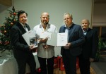Franz Hager, Vorarbeiter in der Kaminsanierung bei Baufirma Lechner in Plank am Kamp wurde für 20 Jahre Firmentreue von Firmenchef Baumeister Dipl. Ing. (FH) Christian Lechner, Seniorchef Baumeister Ing. Hermann Lechner und von Mag. Holger Lang-Zmeck von der Wirtschaftskammer geehrt.