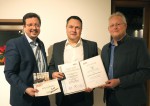 Ing. Michael Widhalm-Andexer, Bauleiter Hochbau wurde für 25 Jahre Firmentreue bei Baufirma Lechner geehrt.