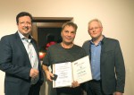 Ladislav Chupác, angelernter Bauarbeiter Hochbau, wurde für 10 Jahre Firmentreue bei Baufirma Lechner geehrt.